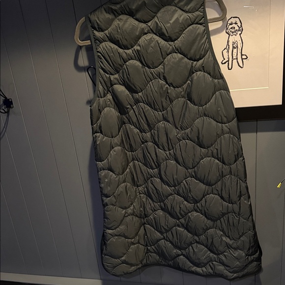 Women's GreenGray Quilted Vest - Picture 5 of 5
